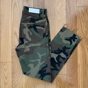 REDONE Camo Crop Jean